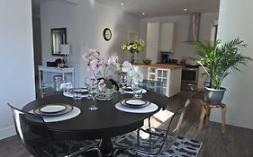 Black Rooster Guesthouse